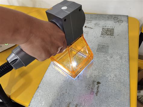 portable handheld laser marking machine